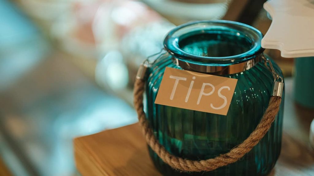 how-to-do-tip-pooling-among-your-employees-rules-to-follow