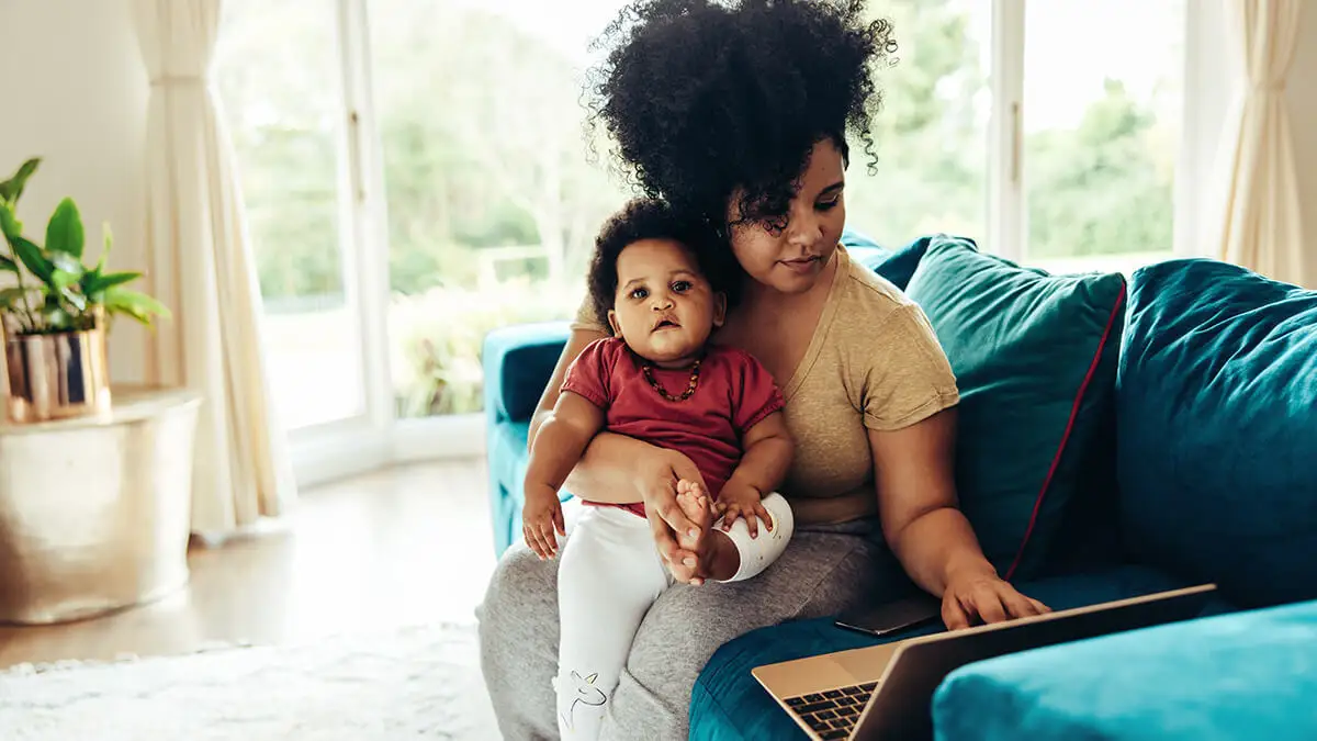 Woman taking intermittent leave to spend time with her child.