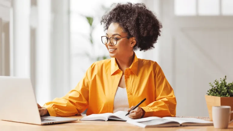 Employer monitoring her payroll KPIs.